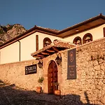Diffuso , Inside Castle Отель