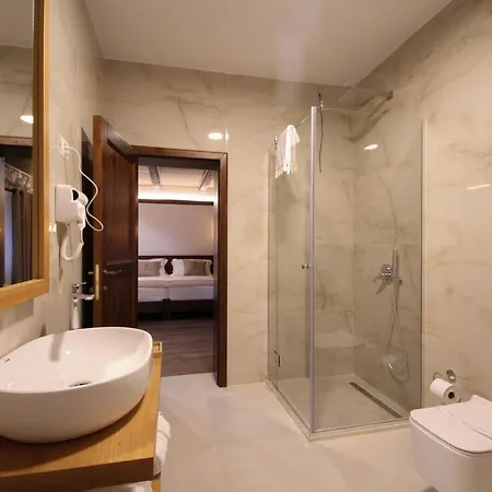 Hotel Diffuso , Inside Castle Krujë