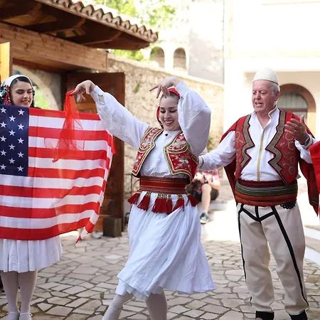 Diffuso , Inside Castle Hotel Krujë
