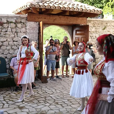 Hotel Diffuso , Inside Castle Krujë