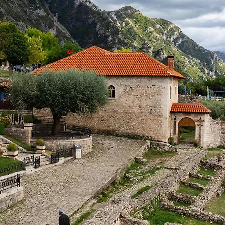 Diffuso , Inside Castle Отель