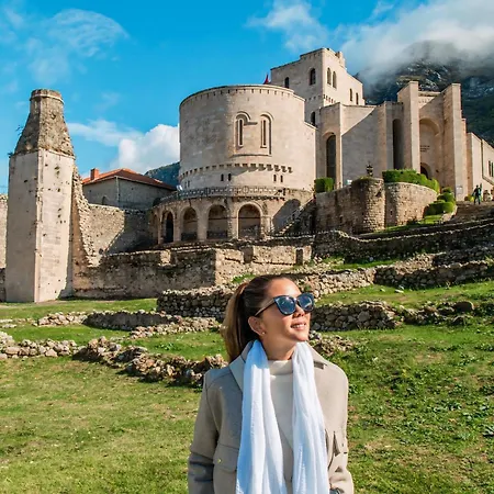 Отель Diffuso , Inside Castle 4*