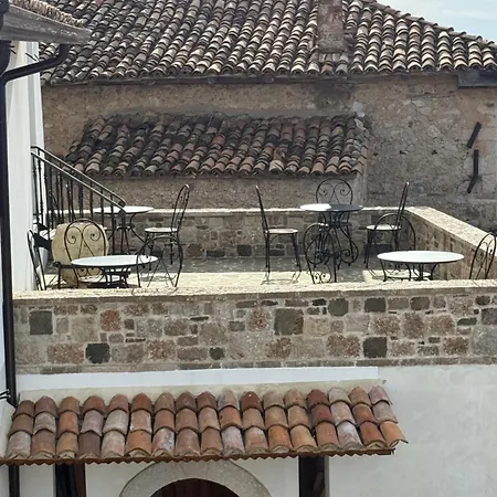 Diffuso , Inside Castle Kruje