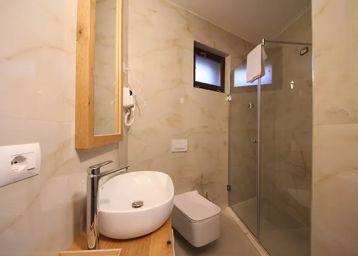 Diffuso , Inside Castle Hotel Krujë