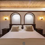 Hotel Diffuso , Inside Castle