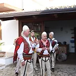 Diffuso , Inside Castle Krujë