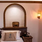 Diffuso , Inside Castle Hotel Krujë