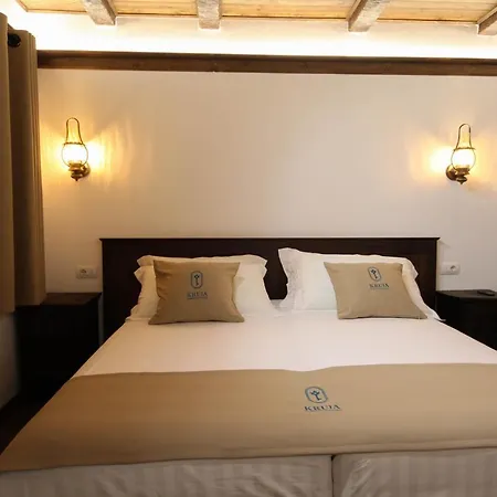 Diffuso , Inside Castle Krujë