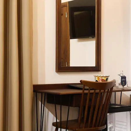 Diffuso , Inside Castle Krujë