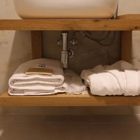 Diffuso , Inside Castle